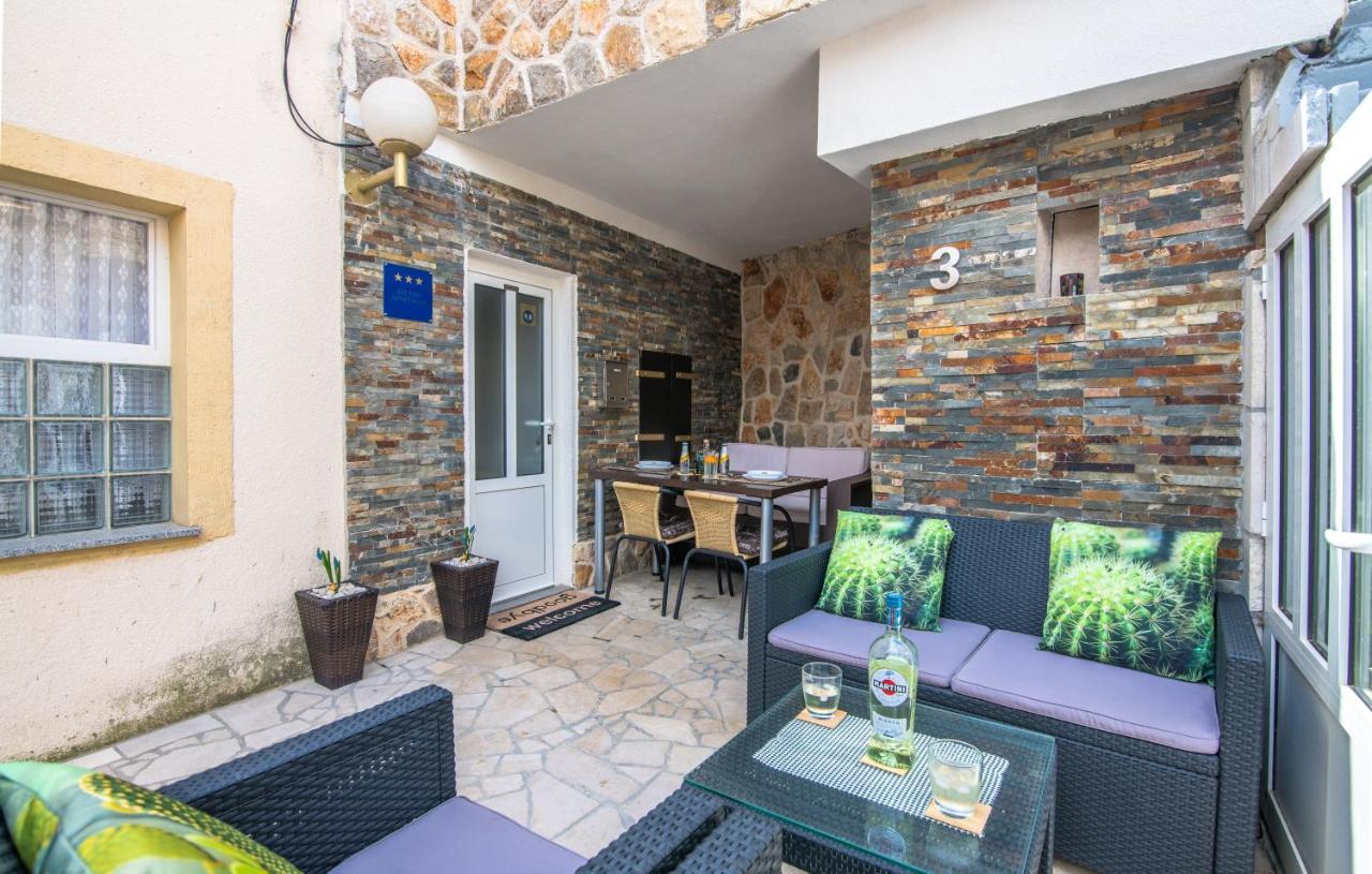 Apartamento Stone House Knez Vrbnik Exterior foto