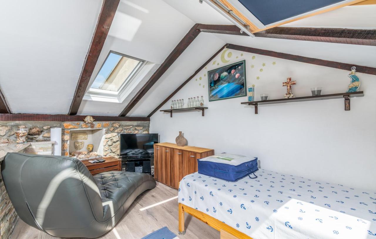 Apartamento Stone House Knez Vrbnik Exterior foto