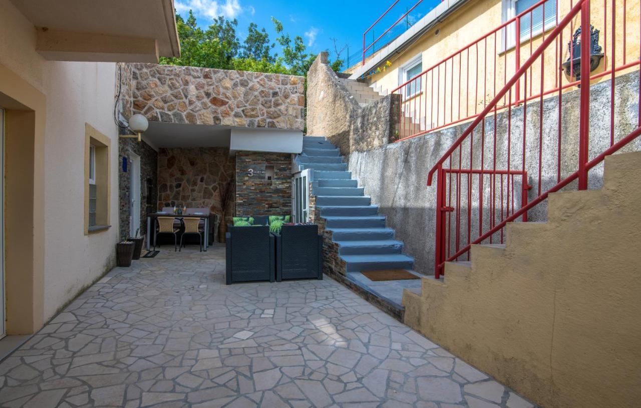 Apartamento Stone House Knez Vrbnik Exterior foto